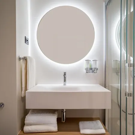 Szálloda Hampton By Hilton Locarno 4*